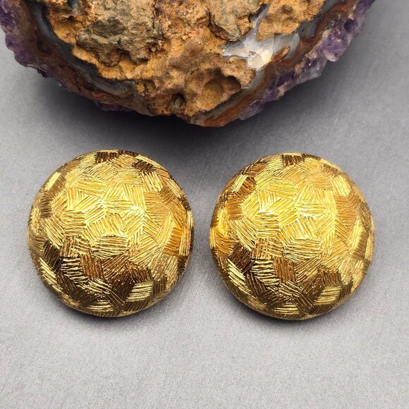 VTG Christian Dior Gold-Tone Round Cross Hatch Clip-On Earrings 80s Quiet Luxury